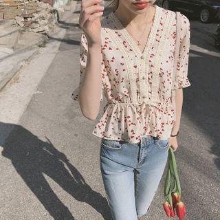 Short-sleeve Heart Print V-neck Crop Top