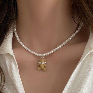 Bear Pendant Faux Pearl Choker