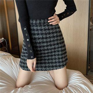 Plain Long-sleeve Slim-fit Knit Top / Plaid Skirt