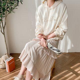 Letter-embroidered Lace-trim Boxy Hoodie