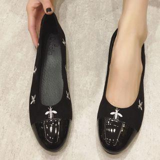 Cap-toe Embroidered Flats