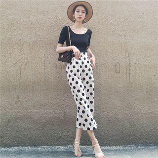 Short-sleeve Top / Dotted Cropped Pants