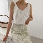 Twisted-strap Band-hem Crop Top