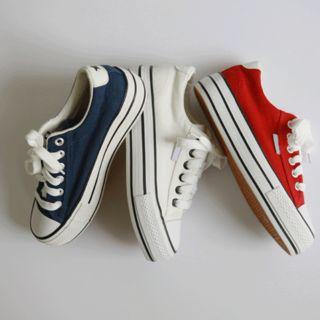 Star Toe-cap Canvas Sneakers