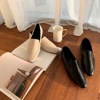 Pointy Pleather Loafers