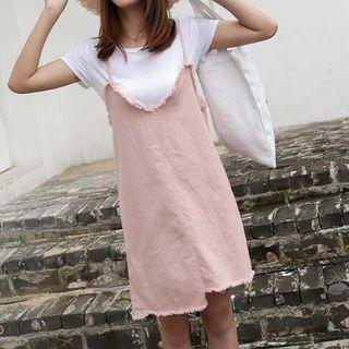 Set: Plain Short Sleeve T-shirt + Fray Trim Denim Spaghetti Strap Dress