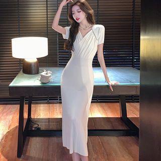 Short-sleeve V-neck Ruched Plain Knit Dress