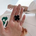 Clover-pendant Necklace