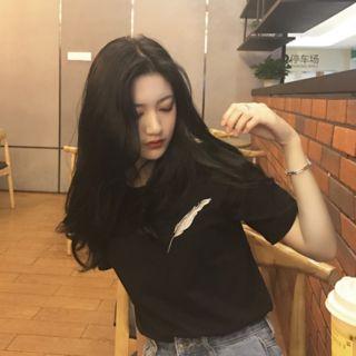 Short-sleeve Leather Embroidery T-shirt