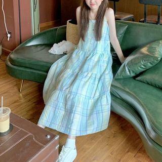 Sleeveless Plaid Dress / Light Jacket