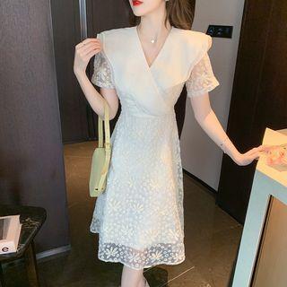 Short-sleeve Wide Collar Floral Lace A-line Dress