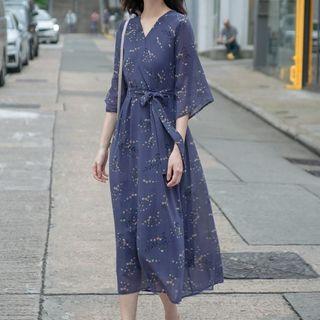 3/4-sleeve Flower Print V-neck Midi Dress