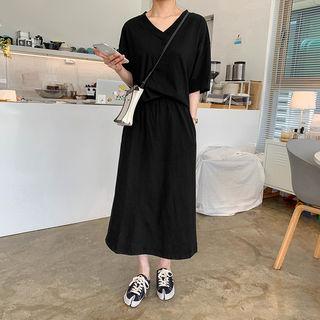 V-neck T-shirt & Maxi Skirt Set