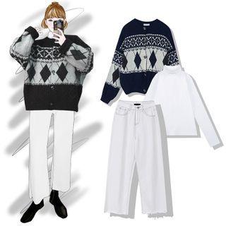 Argyle Print Cardigan / Turtleneck Long-sleeve T-shirt / Straight-cut Jeans