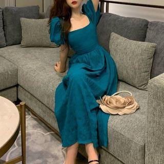 Short-sleeve Back-cutout Midi A-line Dress