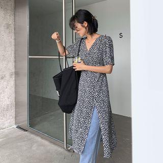 Short-sleeve Floral Print A-line Slit Dress Black - One Size