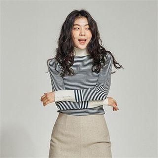 Turtle-neck Button-cuff Stripe Knit Top