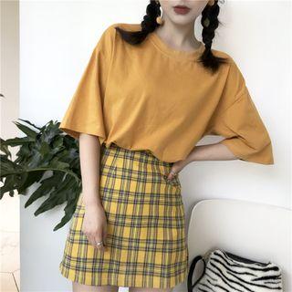 Elbow-sleeve T-shirt / Plaid Mini Skirt