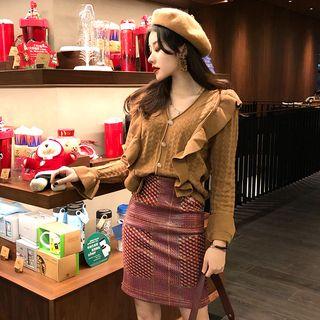 Ruffle V-neck Long-sleeve Slim-fit Knit Top / Plaid Skirt