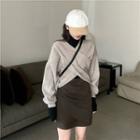 V-neck Pullover / High Waist Mini Skirt