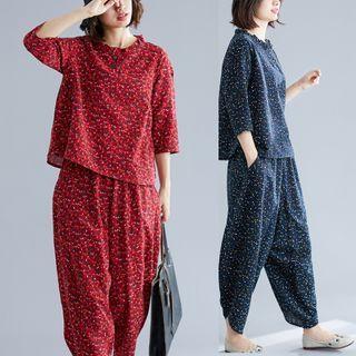 Set : Print 3/4-sleeve Top + Cropped Pants
