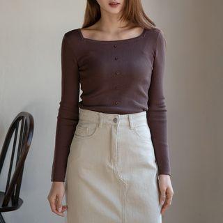 Square-neck Buttoned Slim Knit Top
