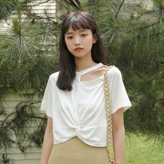 Asymmetric Cutout Short-sleeve Twist Cropped T-shirt