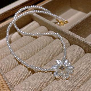 Flower Pendant Faux Pearl Choker White - One Size
