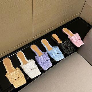 Square-toe Woven Flat Slide Sandals