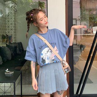 Elbow-sleeve Print T-shirt / Pleated Mini Skirt