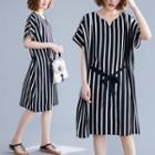 Striped Split-neck Short-sleeve Midi Shift Dress Stripe - Black & White - One Size