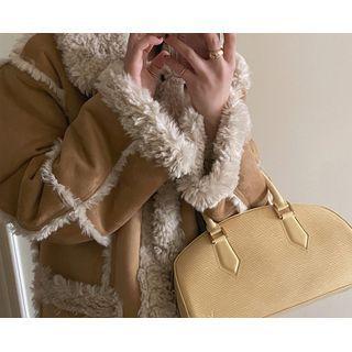 Dual-pocket Faux-shearling Coat One Size