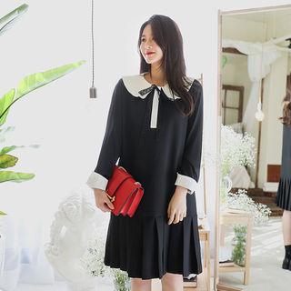 Contrast-collar Pleat-hem Shift Dress