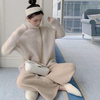 Turtleneck Sweater / Wide-leg Pants
