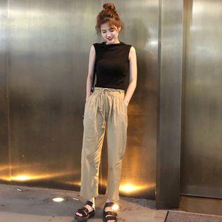 Tank Top / Cropped Straight-fit Pants