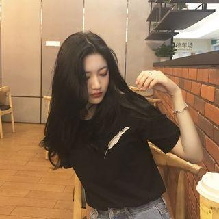 Feather-embroidered T-shirt