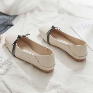Stitch Trim Knotted Flats