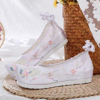 Embroidered Lace-up Platform Hanfu Shoes