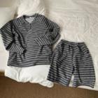 Set Striped V-neck Top + Shorts