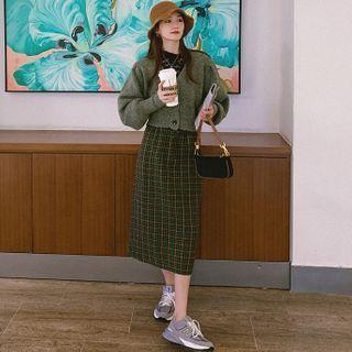 Plain Cropped Knit Cardigan / Plaid Midi Straight-fit Skirt