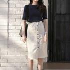 Set: Short-sleeve T-shirt + Midi Fitted Skirt