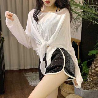 Loose-fit Light Top / Sequined Shorts
