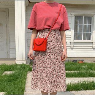 Plain Elbow-sleeve T-shirt / Floral Midi A-line Skirt