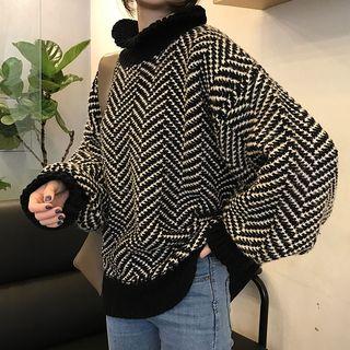Mock Neck Pattern Knit Top