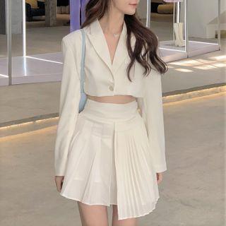 Cropped Blazer / Mini A-line Pleated Skirt