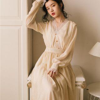 Long-sleeve Lace Trim Checker A-line Maxi Dress