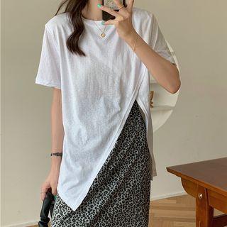 Set: Short-sleeve Slit T-shirt + Leopard Print Skirt