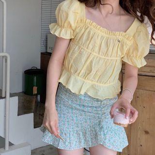 Square-neck Short-sleeve Blouse / Floral A-line Skirt