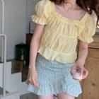 Square-neck Short-sleeve Blouse / Floral A-line Skirt