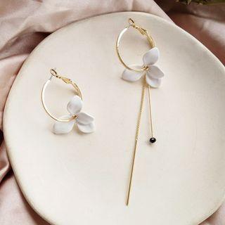 Petal Asymmetrical Alloy Dangle Earring 1 Pair - White - One Size
